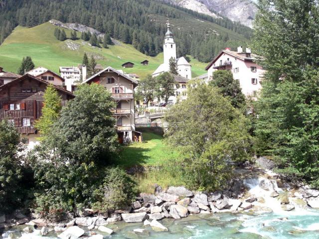 Das Dorf Splügen am Hinterrhein